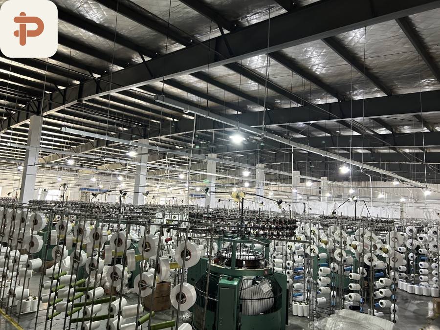 Creel and circular knitting hall &mdash; greige for the cleaning-textile range