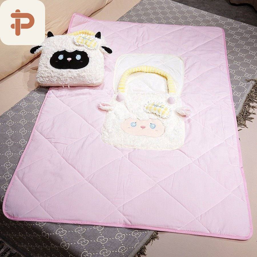 Sheep Tote Pillow-Quilt 2-in-1